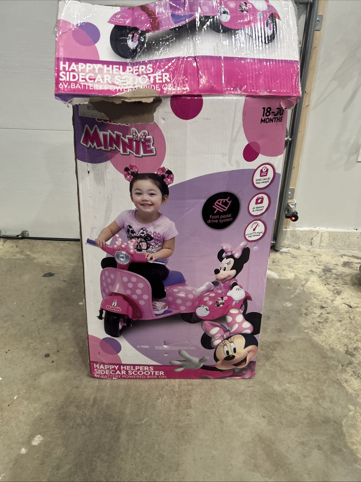 Disney Minnie Mouse Kids' 6 Volt Happy Helpers Scooter with Sidecar Ride-On Toy